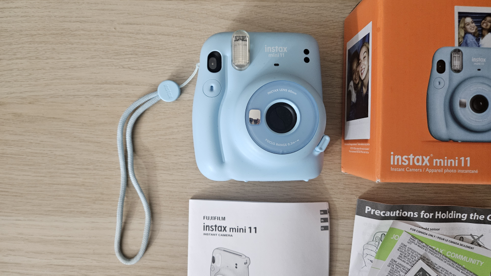 Fujifilm Instax Mini 11 Instant Camera - Light Blue - photo 2