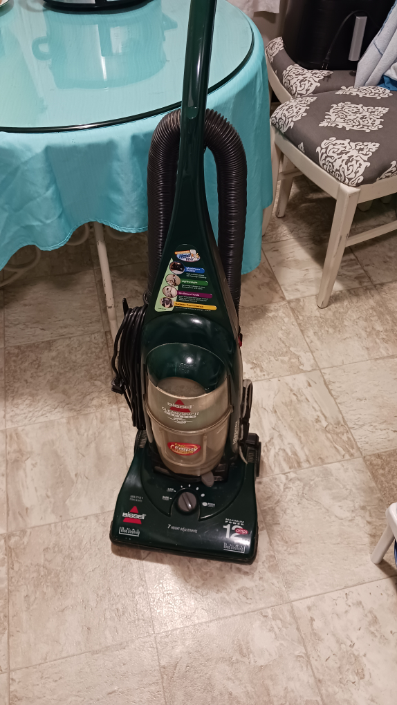 Bissell Cleanview II Upright Vacuum