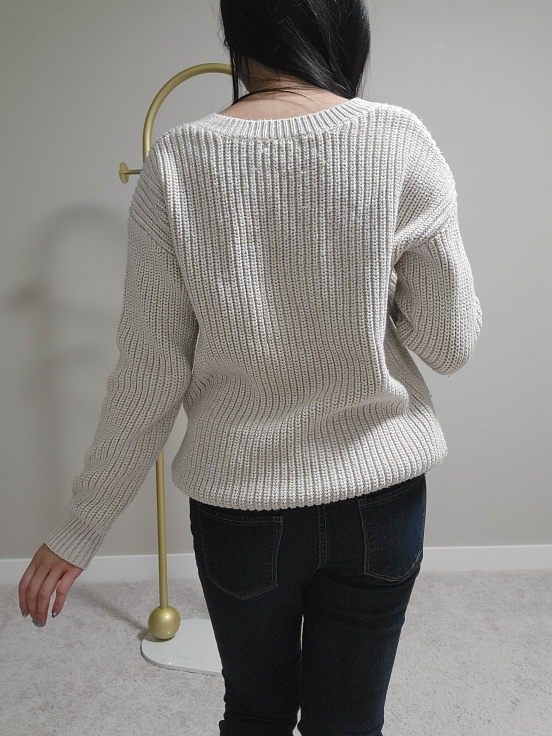 Cream-coloured V-neck Knit Sweater - photo 4