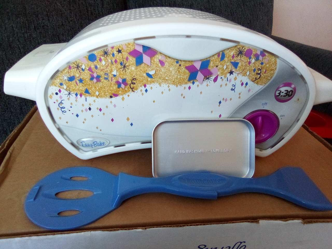 Easy-Bake Ultimate Oven with Accessories