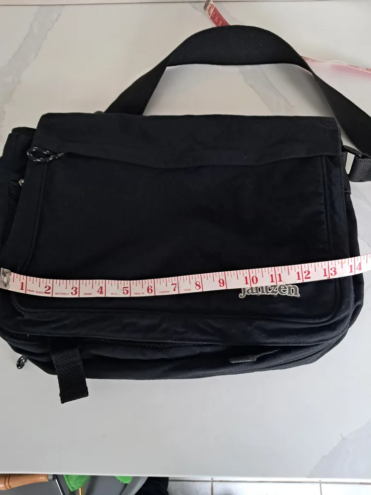 🏈Jantzen Black Messenger/Lap Top bag image indicator(7)