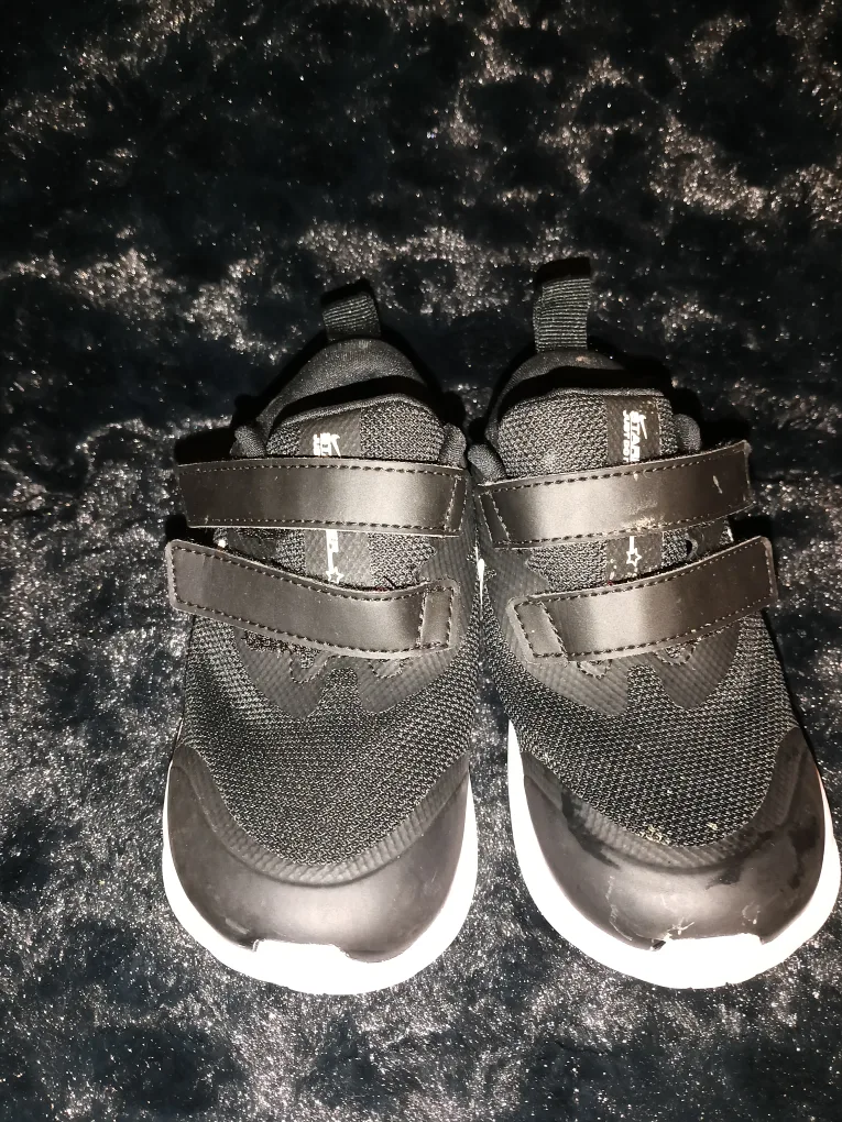 🏈 Nike Toddler's Black Velcro Sneakers image indicator(2)