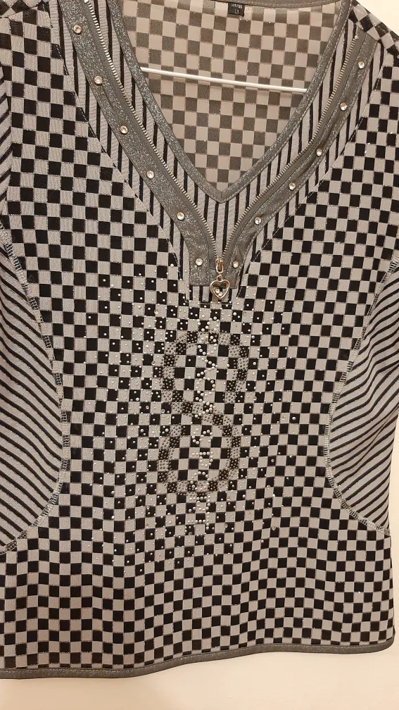 Stylish Checkered Top with Rhinestone Detail image indicator(2)