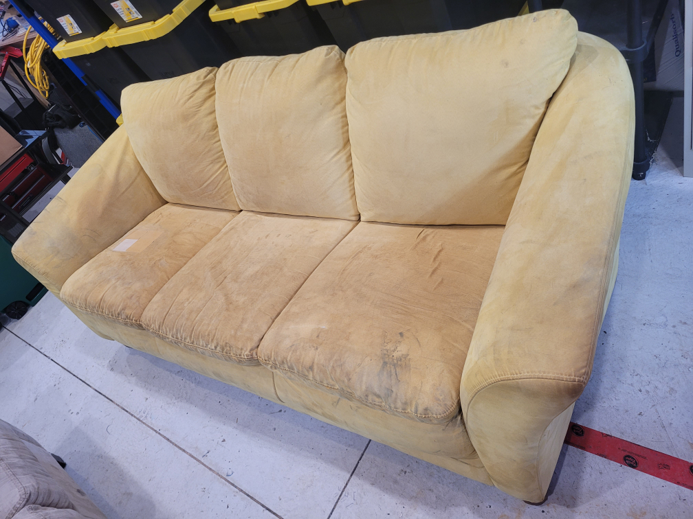 2 Couches for $50 or 1 for $30 - photo 3