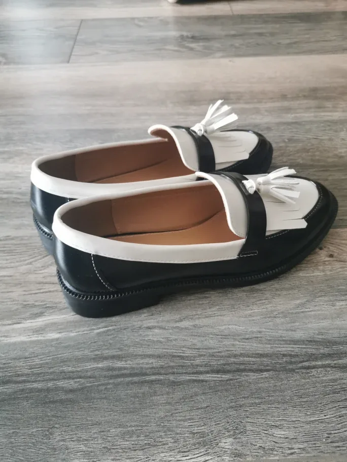 Women's Black and White Tassel Loafers image indicator(3)