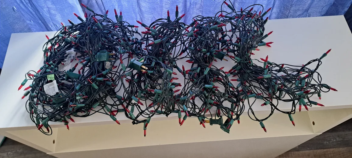 Northlight 100-Count Red Mini Christmas Lights 20.25ft Wire image indicator(2)