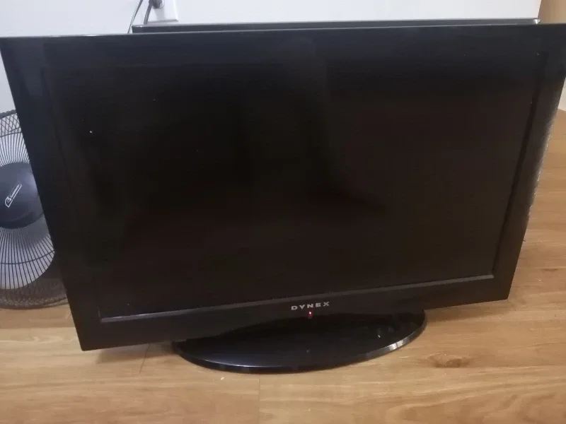 Dynex LCD  - 32 inch image indicator(2)