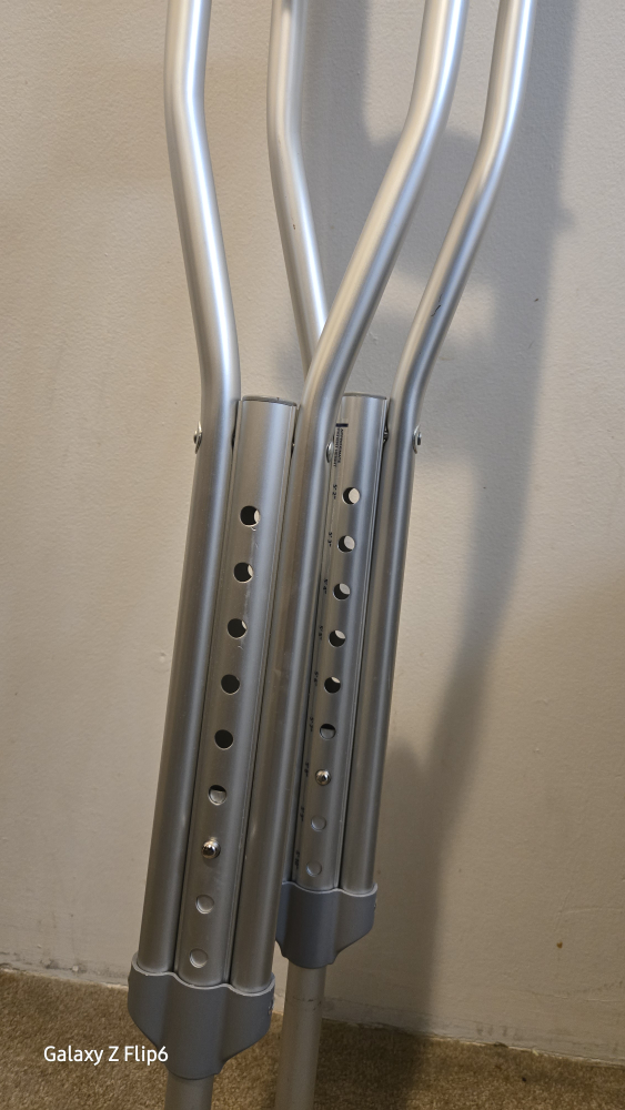 Pair of Hugo Adjustable Crutches - photo 2