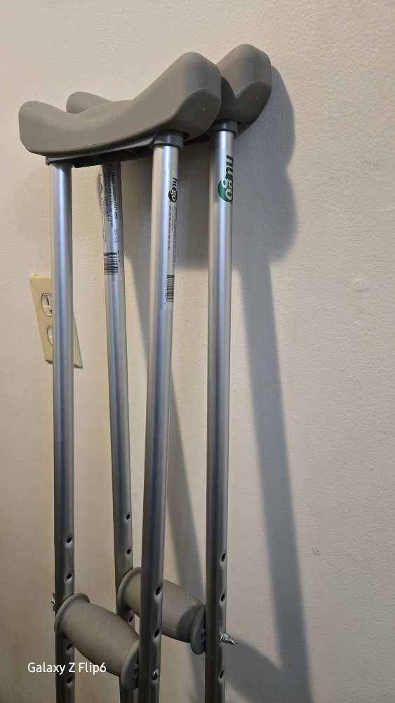Pair of Hugo Adjustable Crutches - photo 3