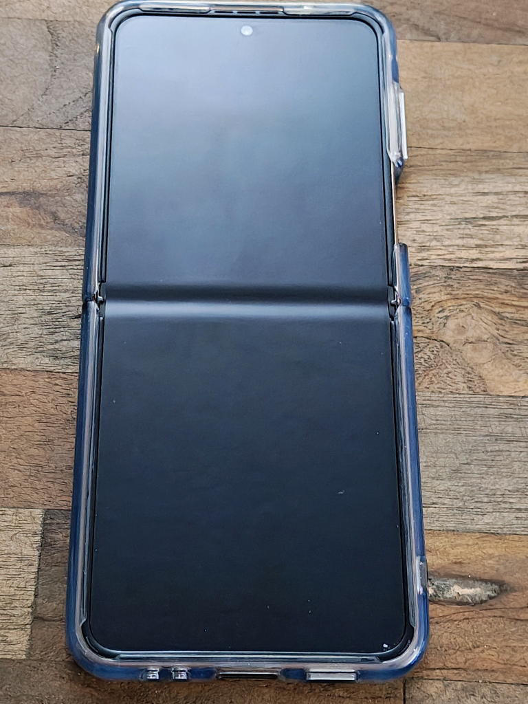 Samsung Galaxy Z Flip4 - 512GB Mint Condition