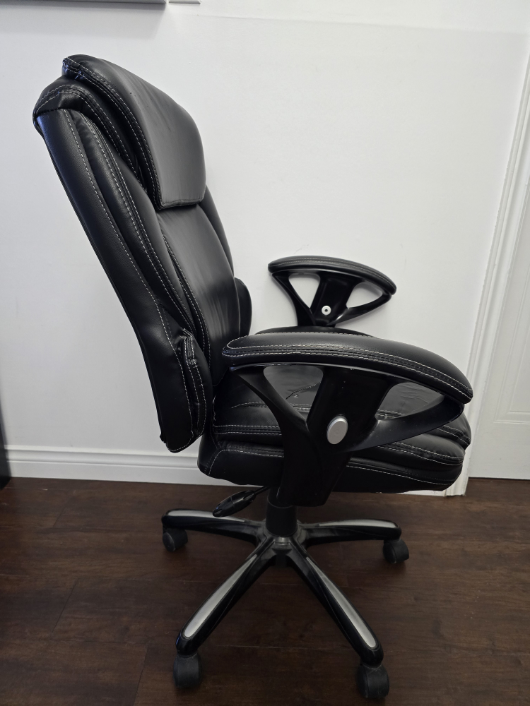 Leather Executive Chair | With Some Damage - photo 2