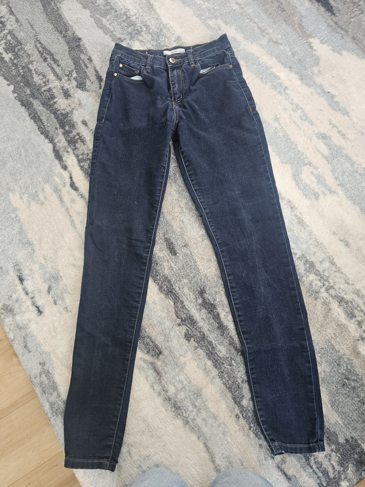 Women's Dark Wash Skinny Jeans Size 27