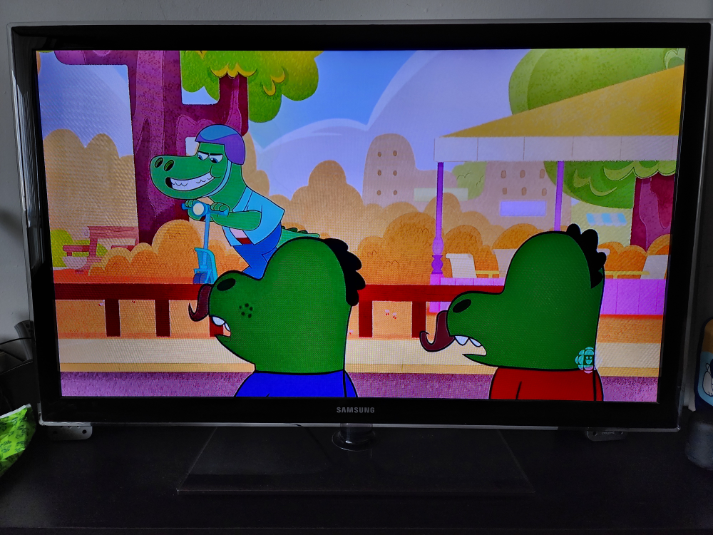 46" Samsung LED TV - photo 2