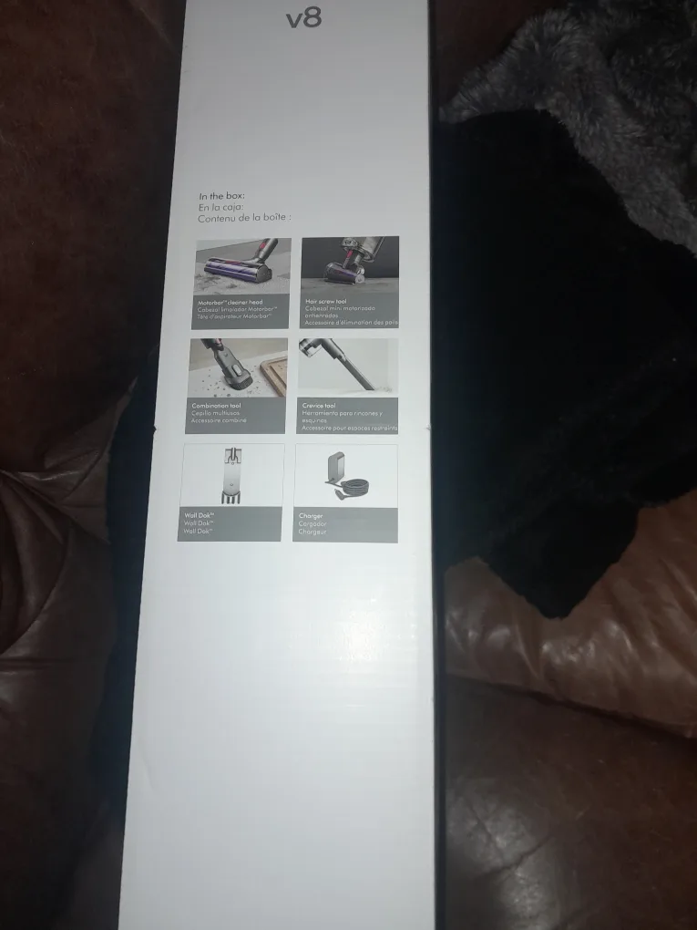 Dyson V8 Cordless Vacuum Cleaner - New in Box image indicator(4)