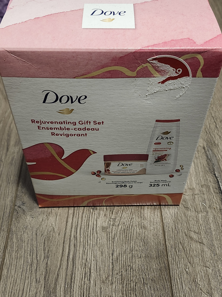Dove Rejuvenating Gift Set - Pomegranate & Shea Butter