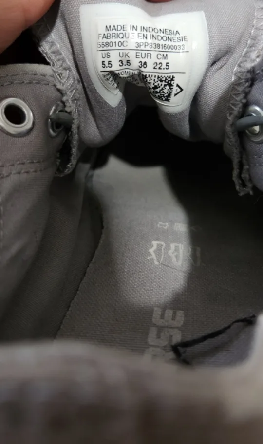 Womens Converse Shoes Size 5.5 image indicator(3)