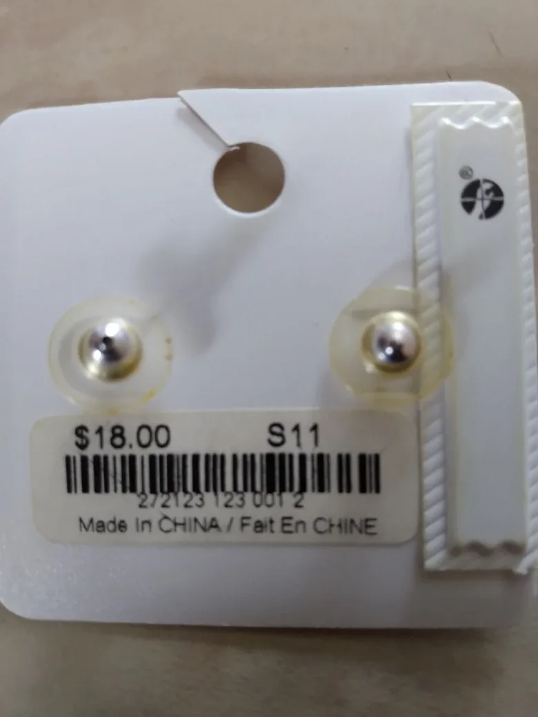 (New) Le Château Silver Flower Stud Earrings great gift idea🧧 image indicator(4)