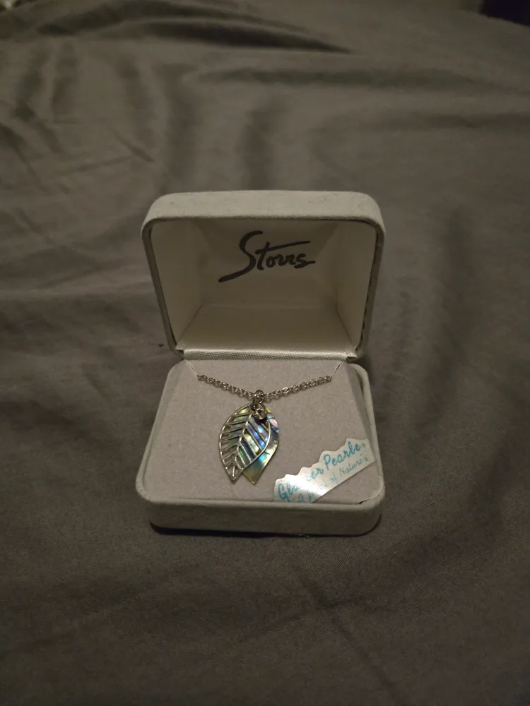 Glacier Pearle® “Leaf Filigree” Necklace NEW image indicator(2)