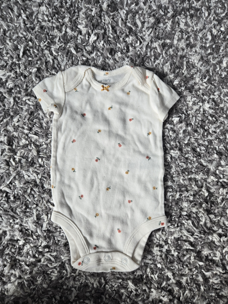 🏈carters 3 month onesie