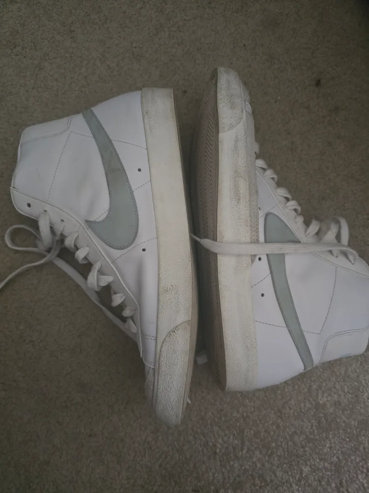 Nike Blazer Mid '77 Vintage High Top Sneakers image indicator(2)