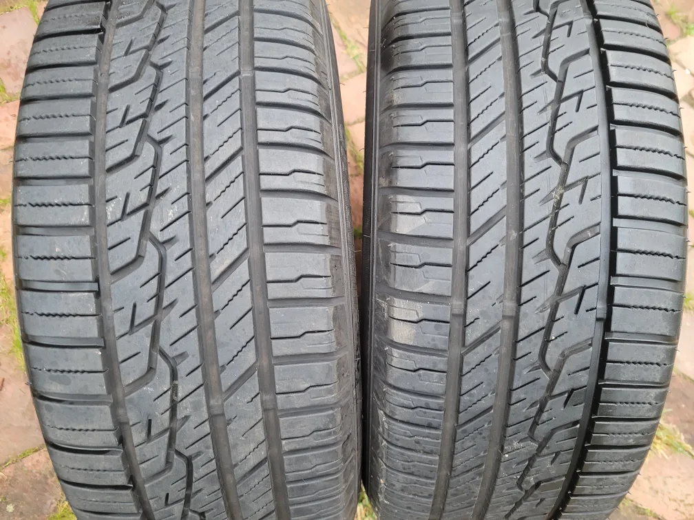 like new BMW 16" Alloy Wheels with 85% Tires image indicator(9)