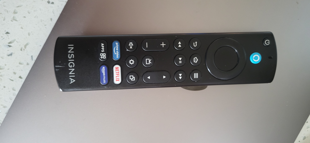 Insignia 43" Smart TV with Remote, Wall mount and Legs - photo 4