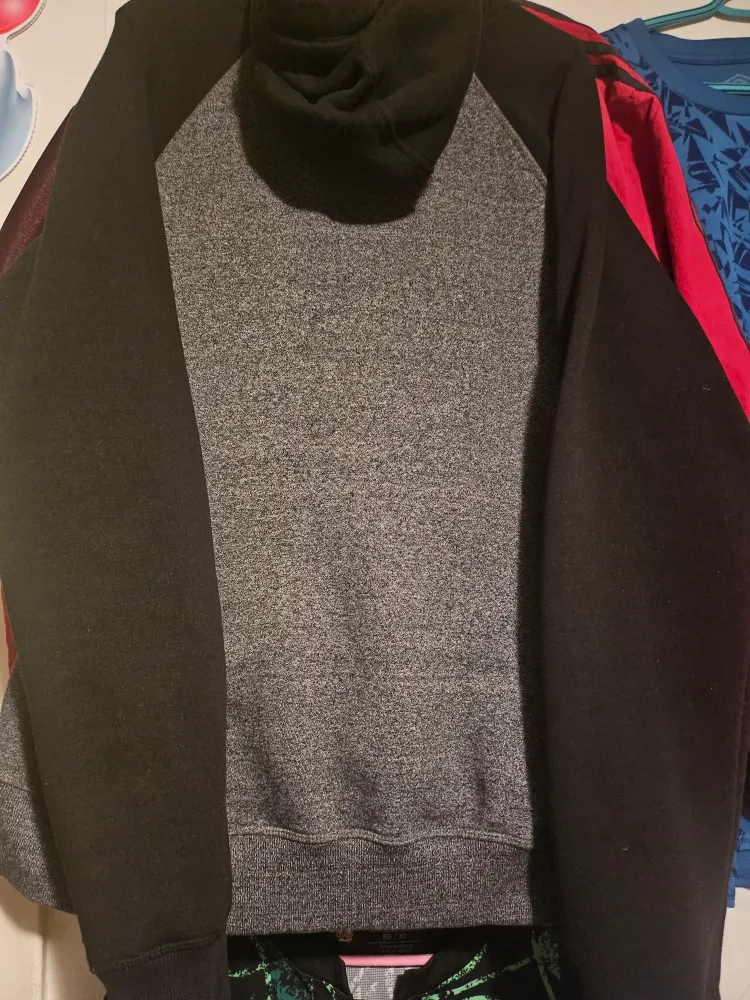 Men's Bench black and grey Hoodie XXL image indicator(2)