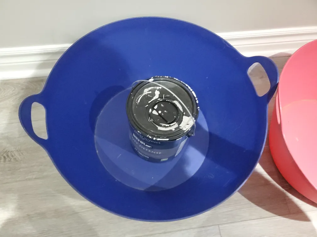 heavy duty Rubbermaid wash bins $5 each image indicator(2)