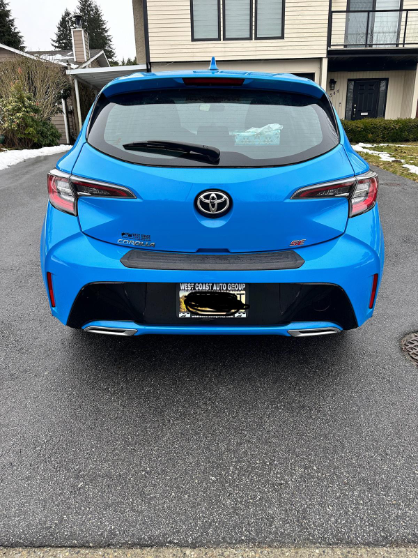 2022 Toyota Corolla Hatchback - Blue - photo 2
