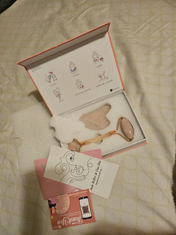 IcyMe Jade Roller & Gua Sha Set image indicator(3)