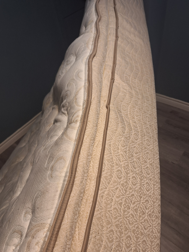 King size mattress - photo 4