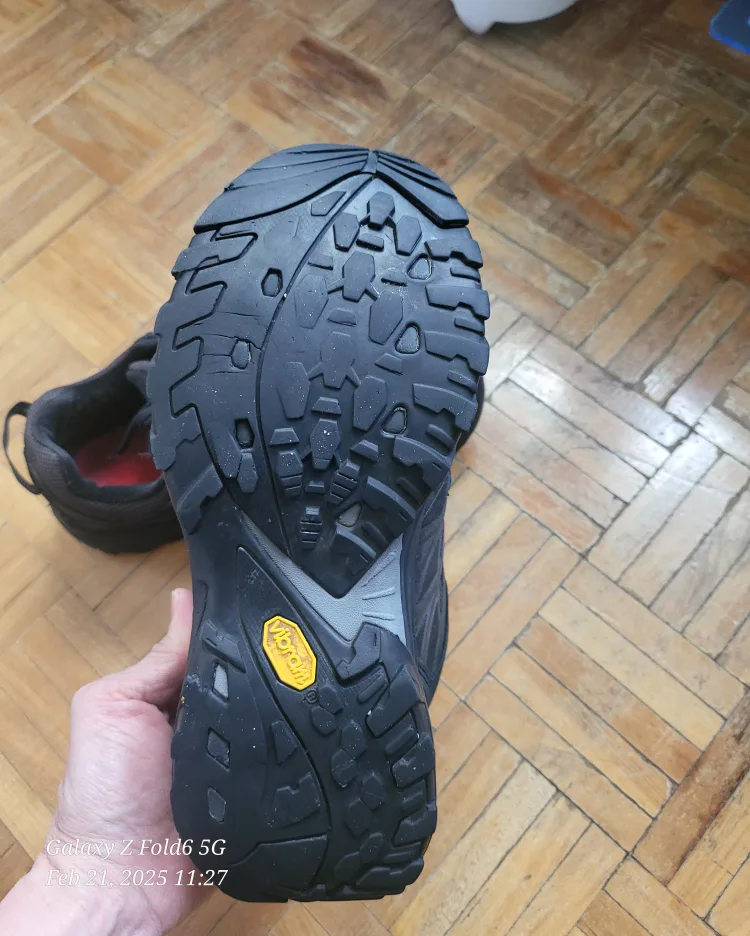 North Face Waterproof Winter Shoe size 9 (FREE) image indicator(4)