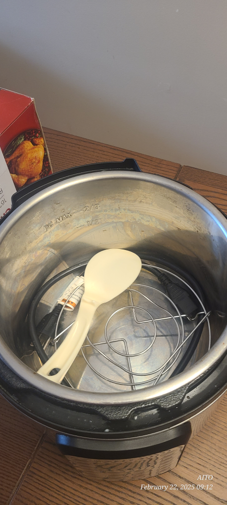 Instant Pot Duo and Master Chef 16" Dome Roaster - photo 3