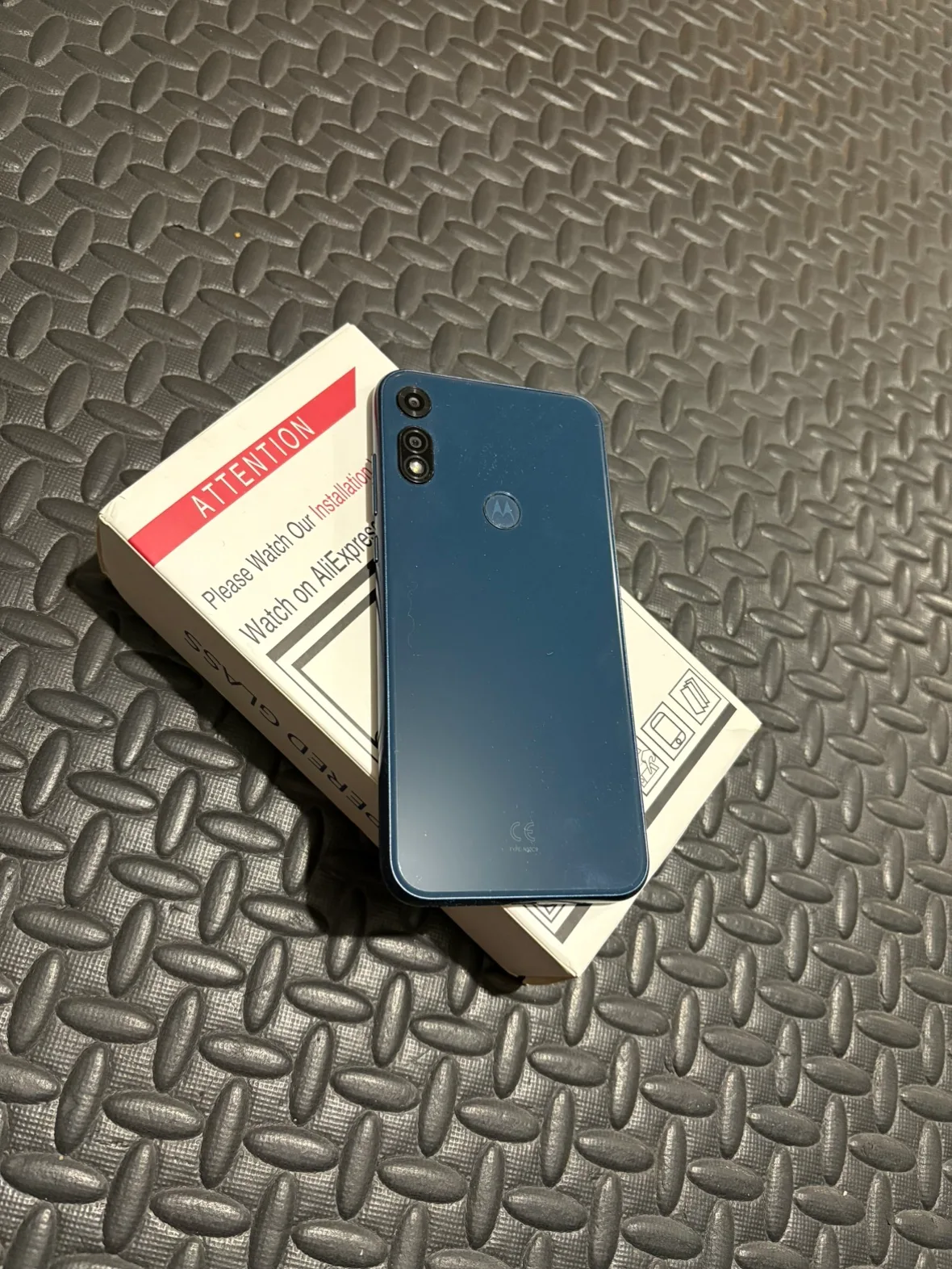 Motorola Moto E (2020) Unlocked Smartphone - Blue - 2/32GB image indicator(2)