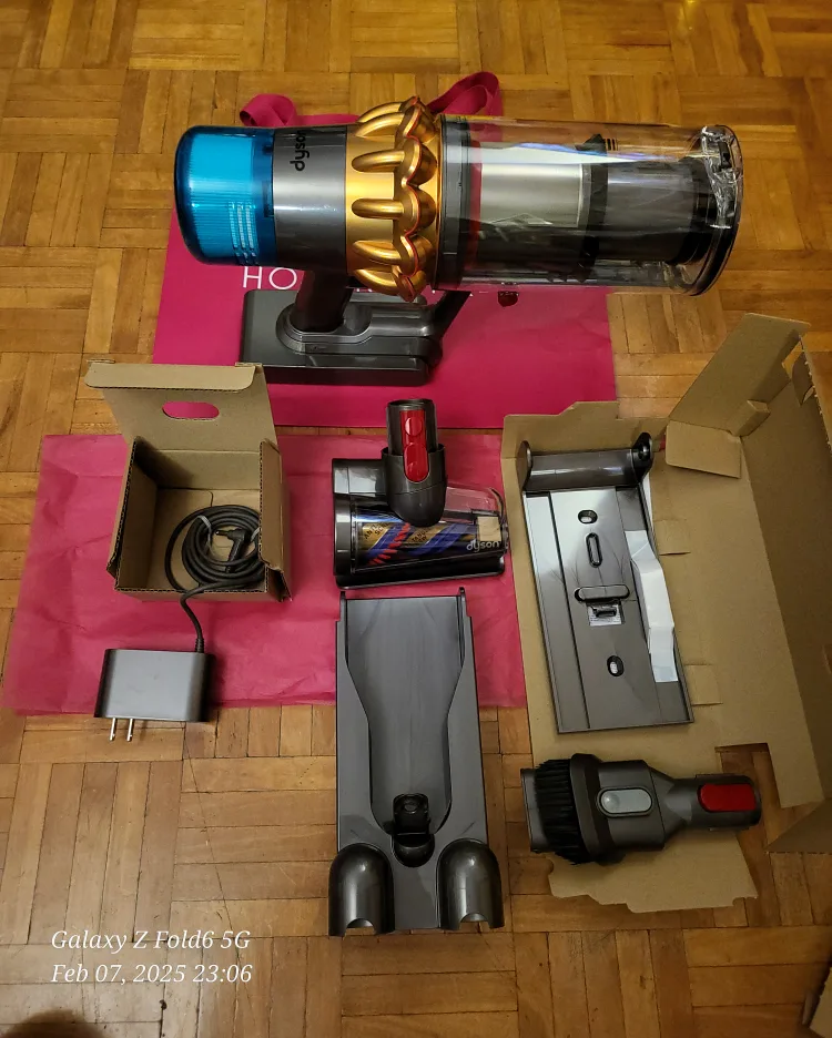 DYSON V15S Submarine Wet  Dry Vacuum ...BRAND NEW (**READ ADS**) image indicator(3)