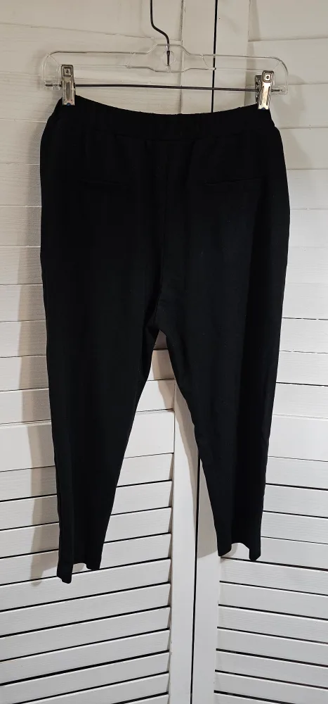 Women's Black Cropped Pants Size L image indicator(5)