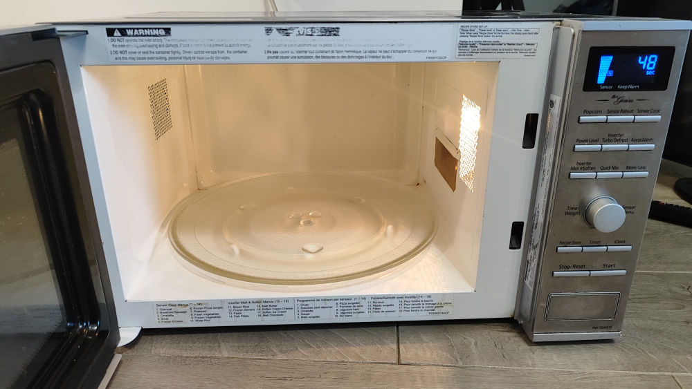 Panasonic Inverter Microwave NN-SD681S - photo 3