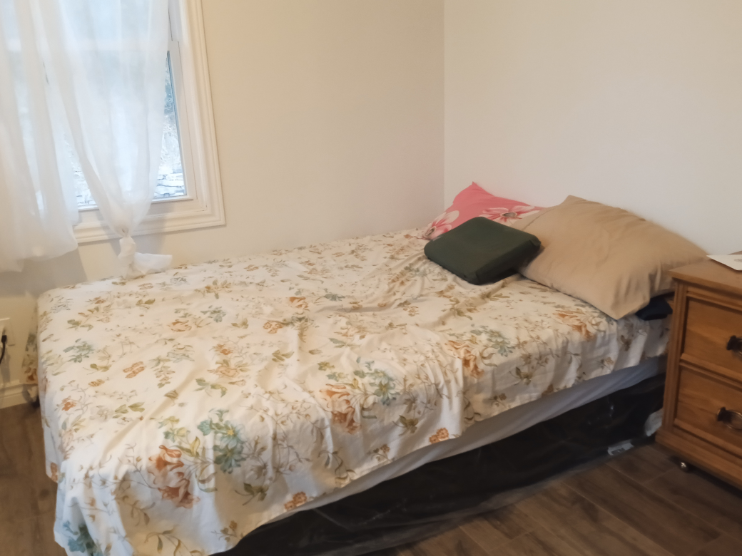 Queen size mattress with box spring