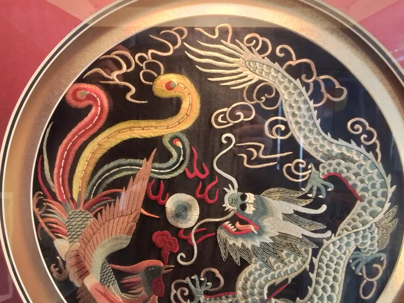 Framed Chinese Embroidery of Dragon and Phoenix image indicator(3)