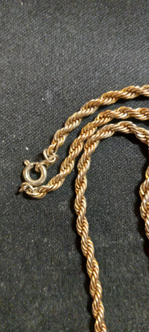Gold toned rope neck chain image indicator(2)