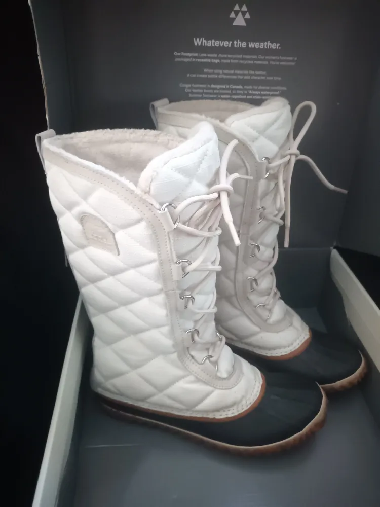 SOREL Women's Tofino II Lace Quilted Winter Boots - Size 8 image indicator(2)