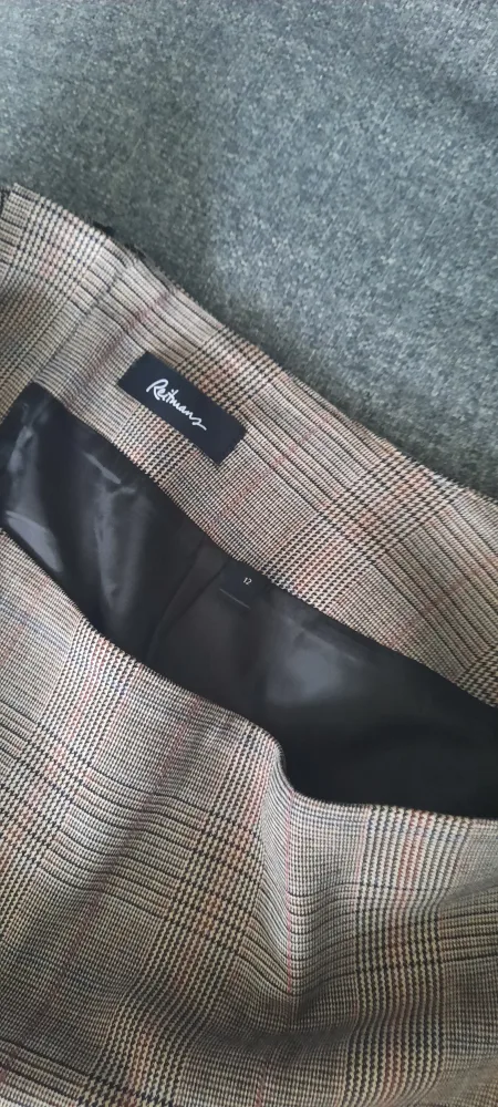 NWT Reitmans Plaid Mini Skirt (OG$54) image indicator(3)