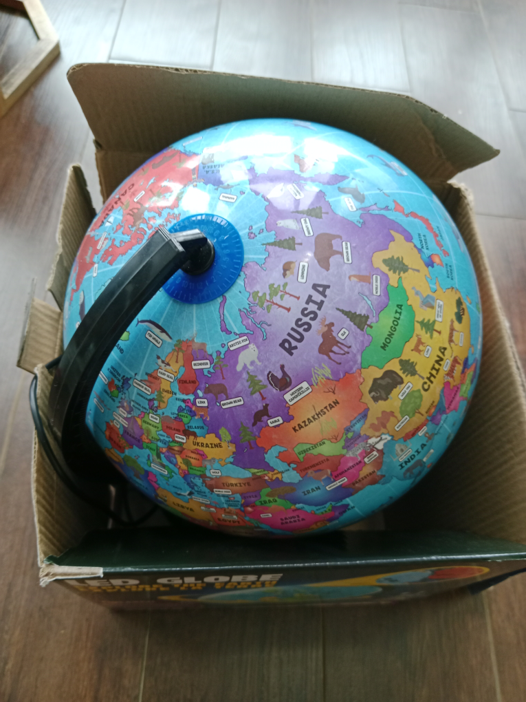 LED Globe - Explore the Earth