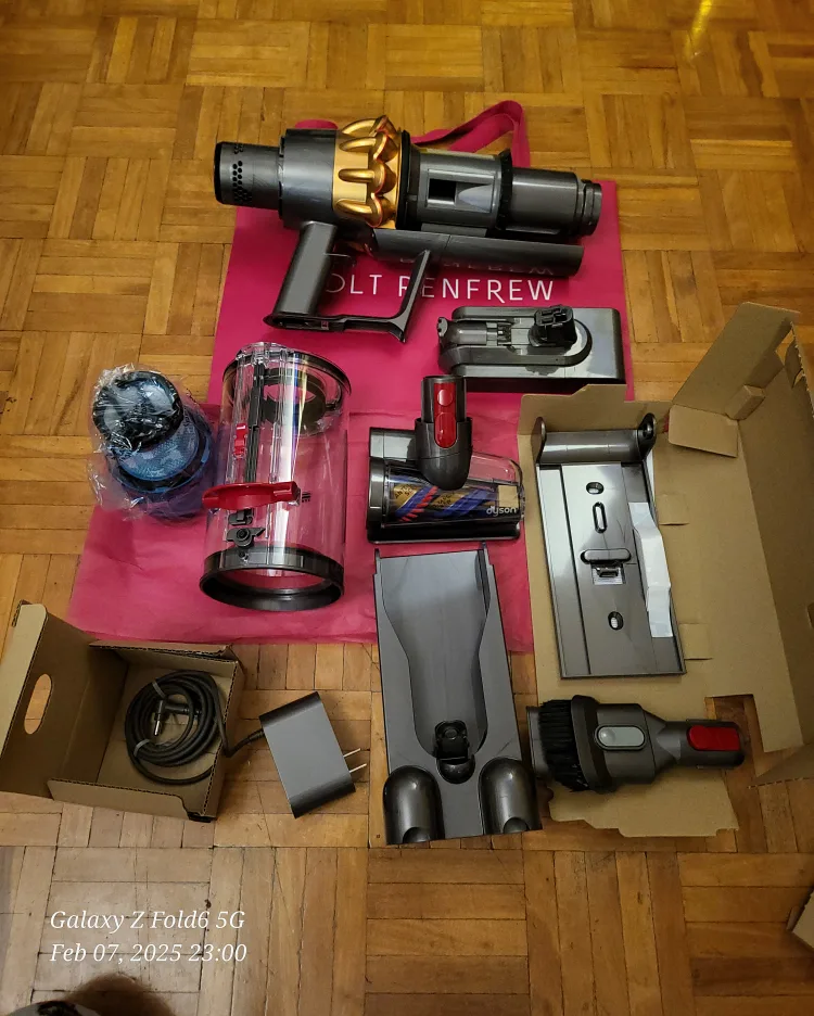 DYSON V15S Submarine Wet  Dry Vacuum ...BRAND NEW (**READ ADS**) image indicator(7)
