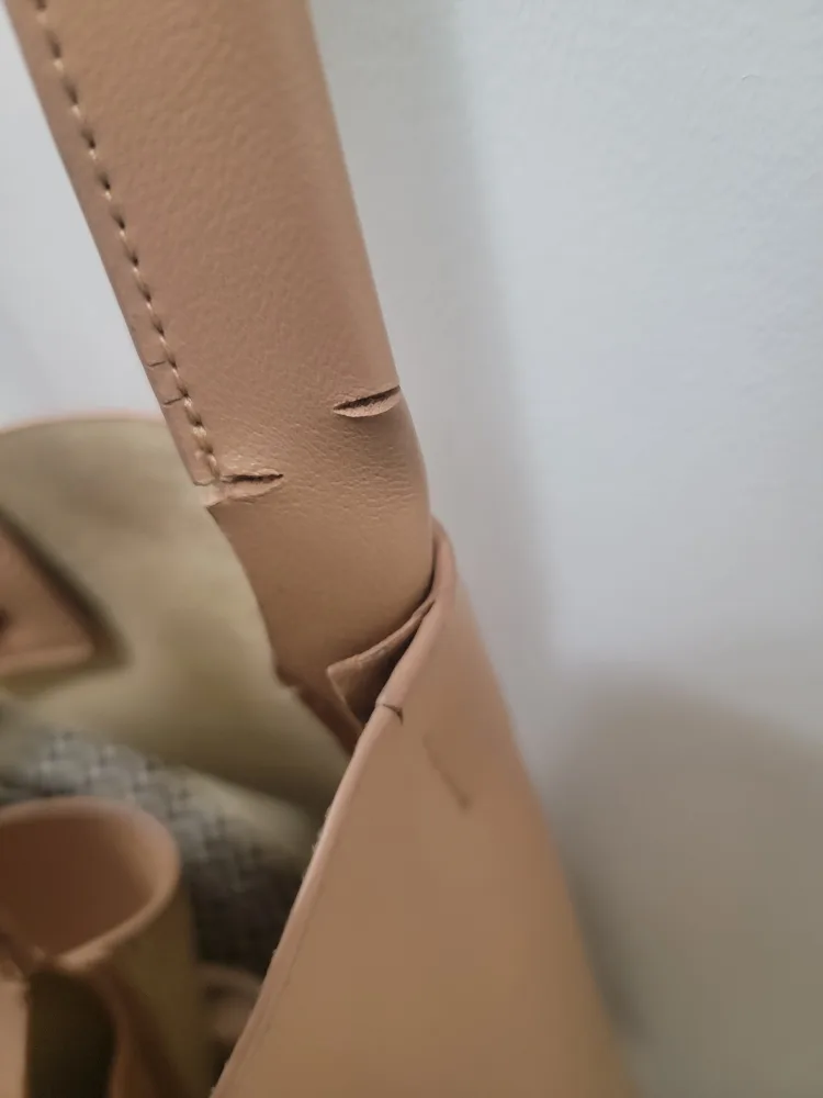 Large Vegan Leather Tote Bag image indicator(7)