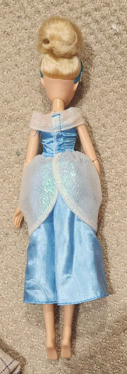 Cinderella 11" doll. #freecycle - photo 2