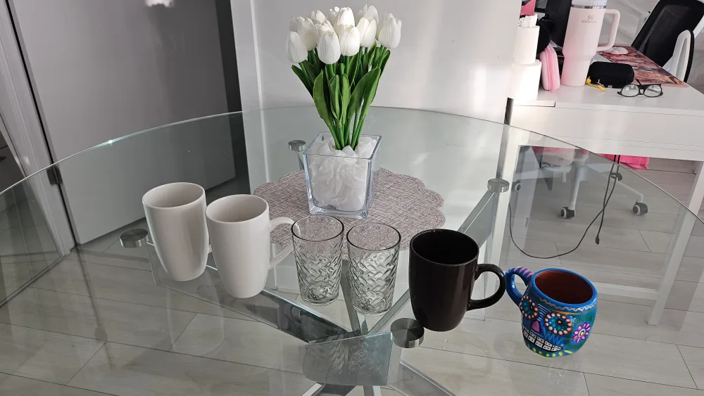 6 mugs and glasses