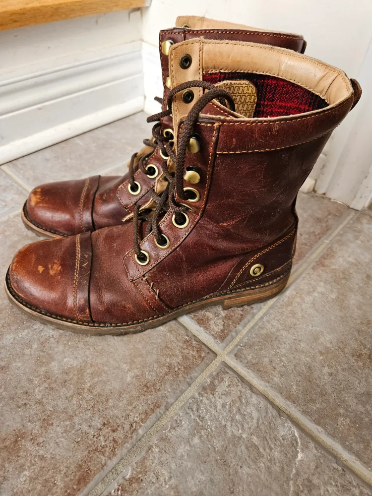 Rockport, Men Size 7,  Brown Leather Lace-Up Boots image indicator(2)