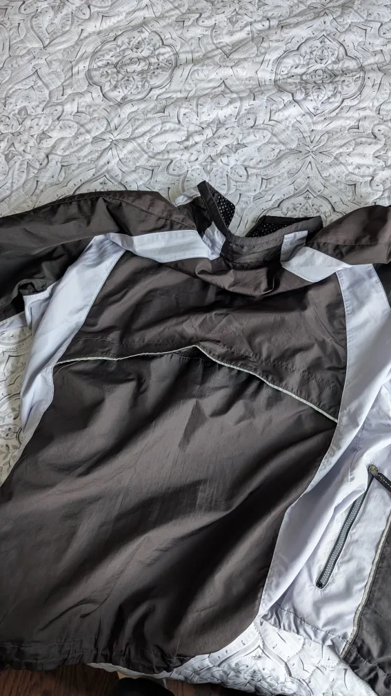 Nike Windbreaker Jacket - Black and Grey image indicator(2)