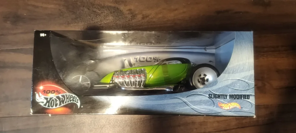 Hot Wheels 1:18 Scale Green Custom Built Model Car in Box image indicator(2)